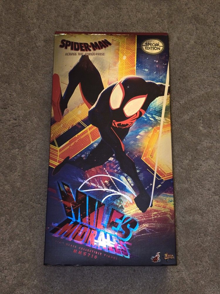 Hot Toys Miles Morales Across The Spiderverse Special Edition