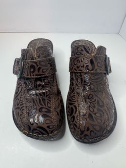 B.O.C Brown Leather Mules Women's Size 8