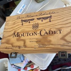   (Mouton Cadet)