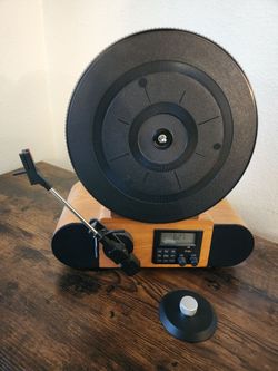 Fuse Audio Vert 3 Vertical Record Player