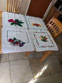 Serbilletas hechas a mano en Punto de crus 