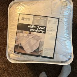 White Down Comforter Full/queen 