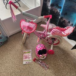 Minnie Mouse Princess Bike 12 Inch With Helmet 