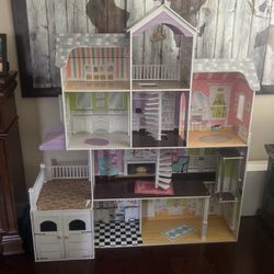 Doll House For Barbie Sized dolls 