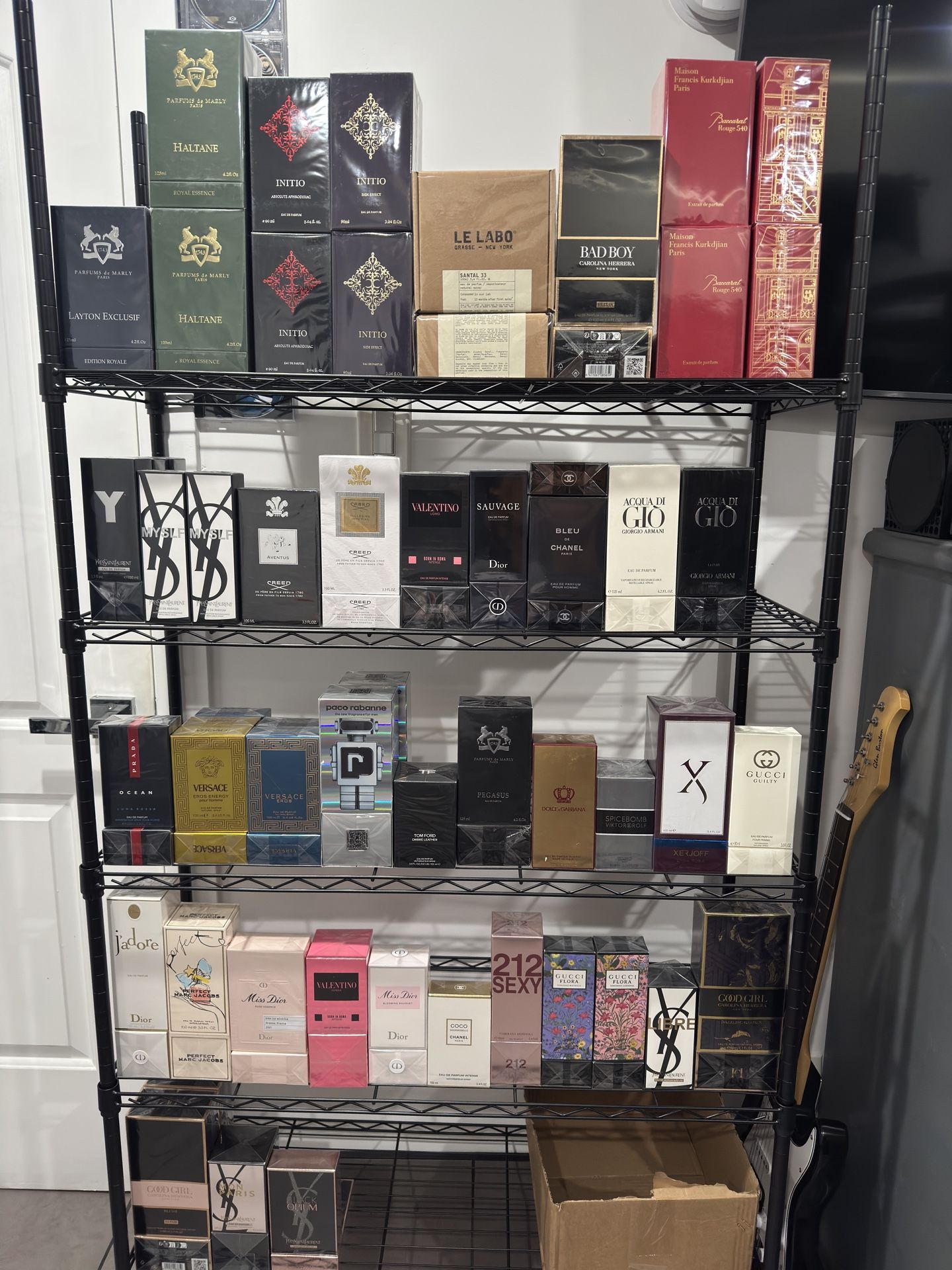 Colognes & Perfumes 