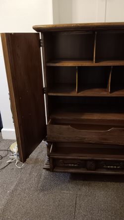 Elegant Wardrobe: Moving away SALE!