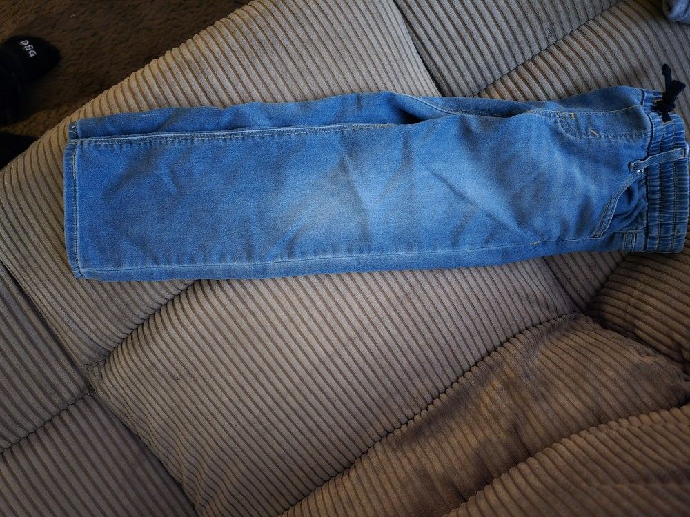 6pair size8 boys pants $15 FIRM$$ for all pictured smoke free home Parma pu 44134 area