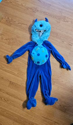 Halloween costume: Kuala kids size 3T.