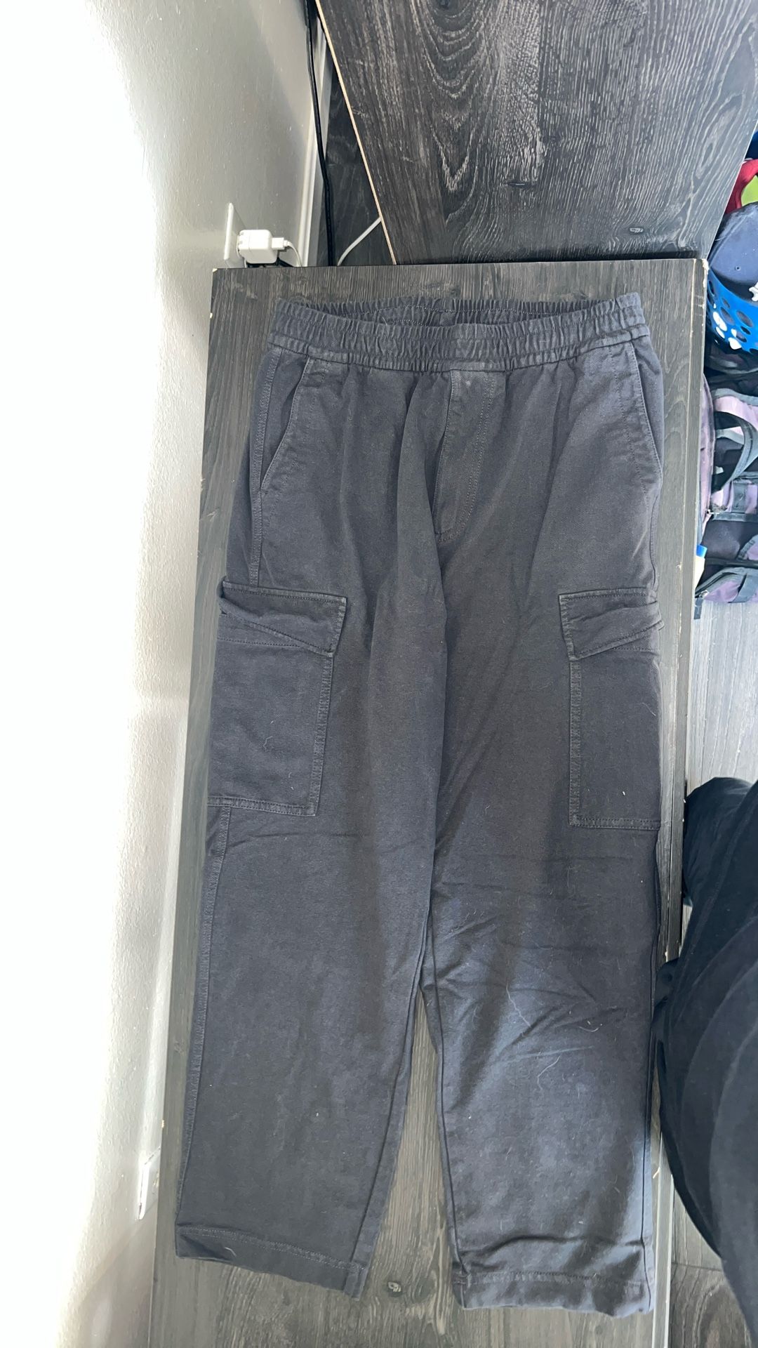 Uniqlo Black Cargo Jogger Pants – Men’s Wide Fit