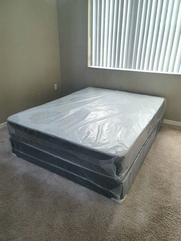 NEW QUEEN SIZE SET MATTRESS AND BOX SPRING-2PCS