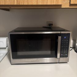 Insignia Stainless Steel Microwave 