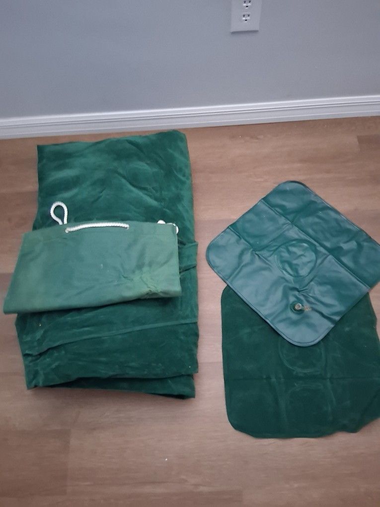 FULL SIZE AIR MATTRESS W/TWO PILLOWS