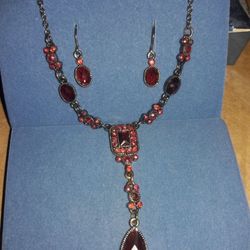 Golden Red Necklace & Earring Set (NEW)