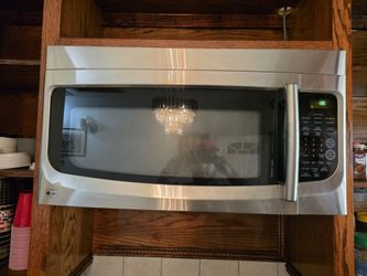 LG Over-the-Range Microwave Listing
Title: LG 30" Stainless Steel Over-the-Range Microwave - Great Condition