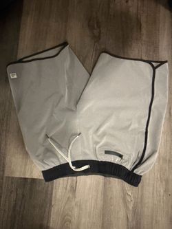 Vuori Banks Shorts Mens Medium Gray V Cycled 4 Way Stretch Gym Performance