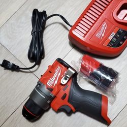 Milwaukee Fuel Drill Kit