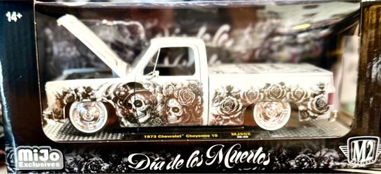 M2 1:24 Chevrolet Squrebody