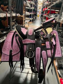 Montura charra bordada