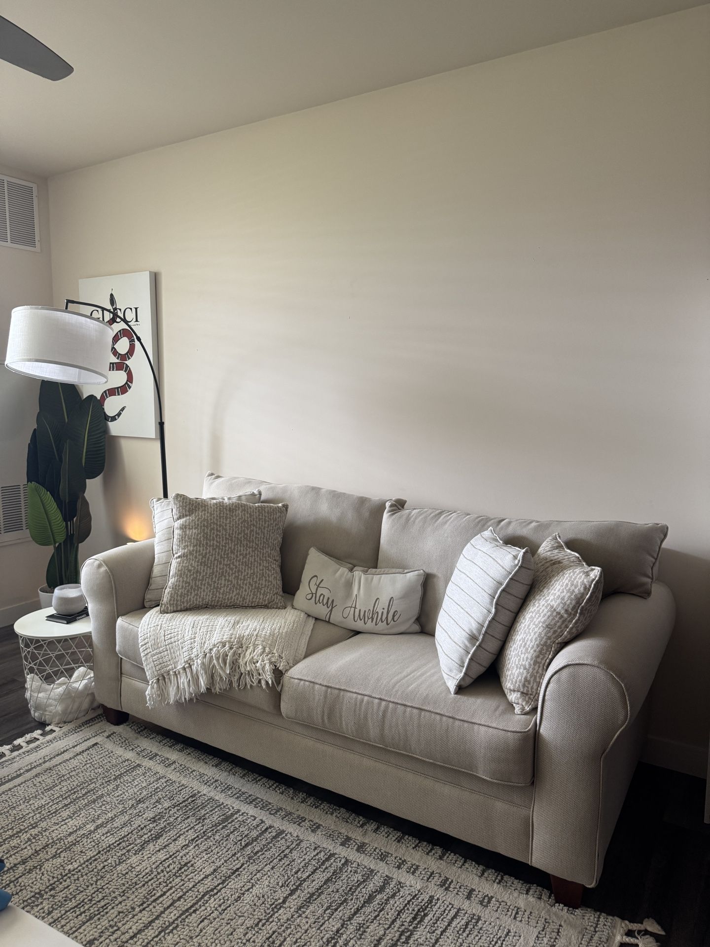 Sofa / Loveseat