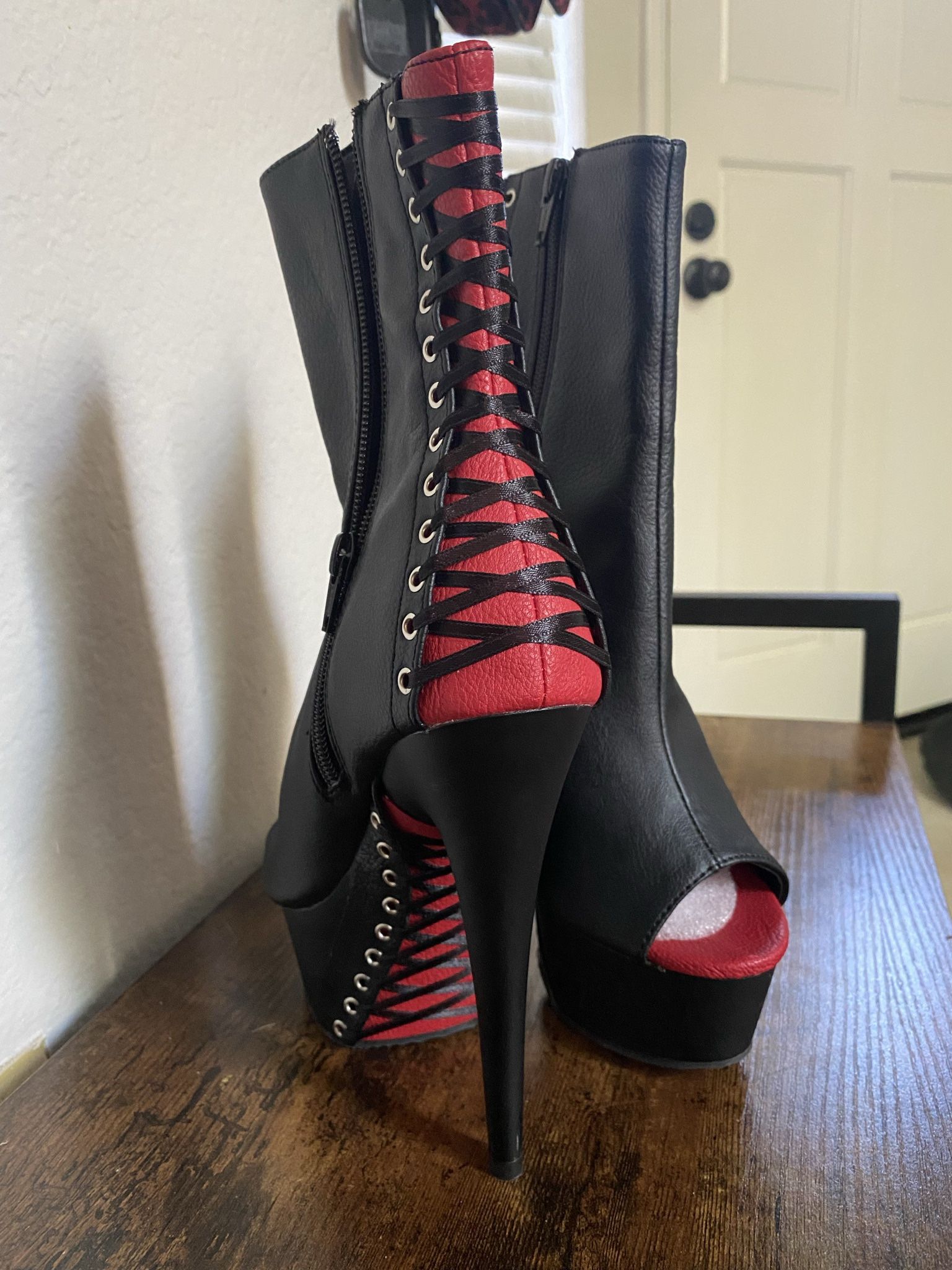 PLEASER HEELS SIZE 5