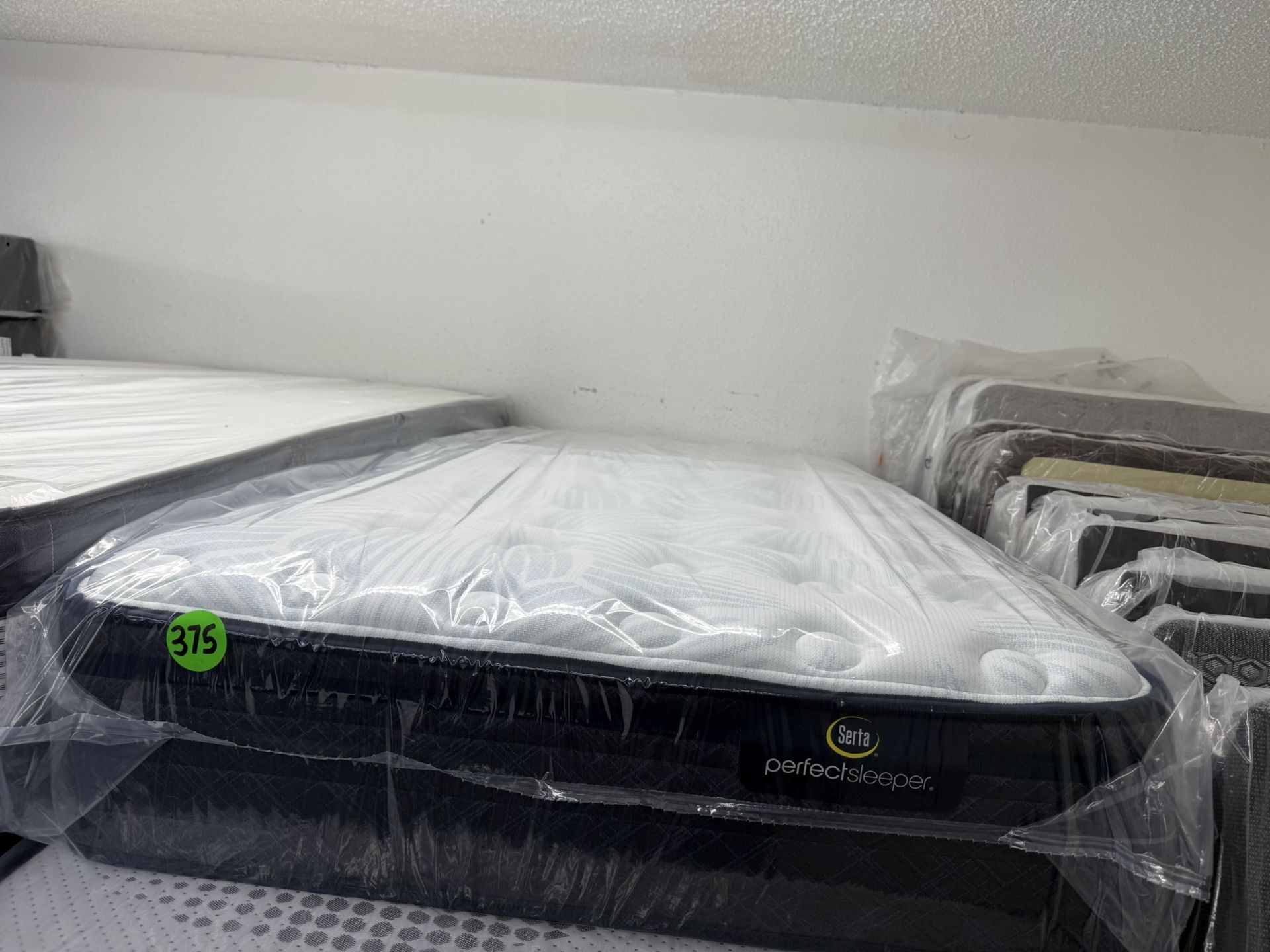 TWIN SIZE SERTA PERFECT SLEEPER EUROTOP MATTRESS & BOX SPRING BED SET