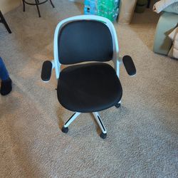 White Office Chair With Black Cushions 