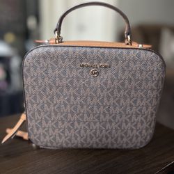 MICHAEL KORS JET SET CHARM MEDIUM CROSSBODY PURSE