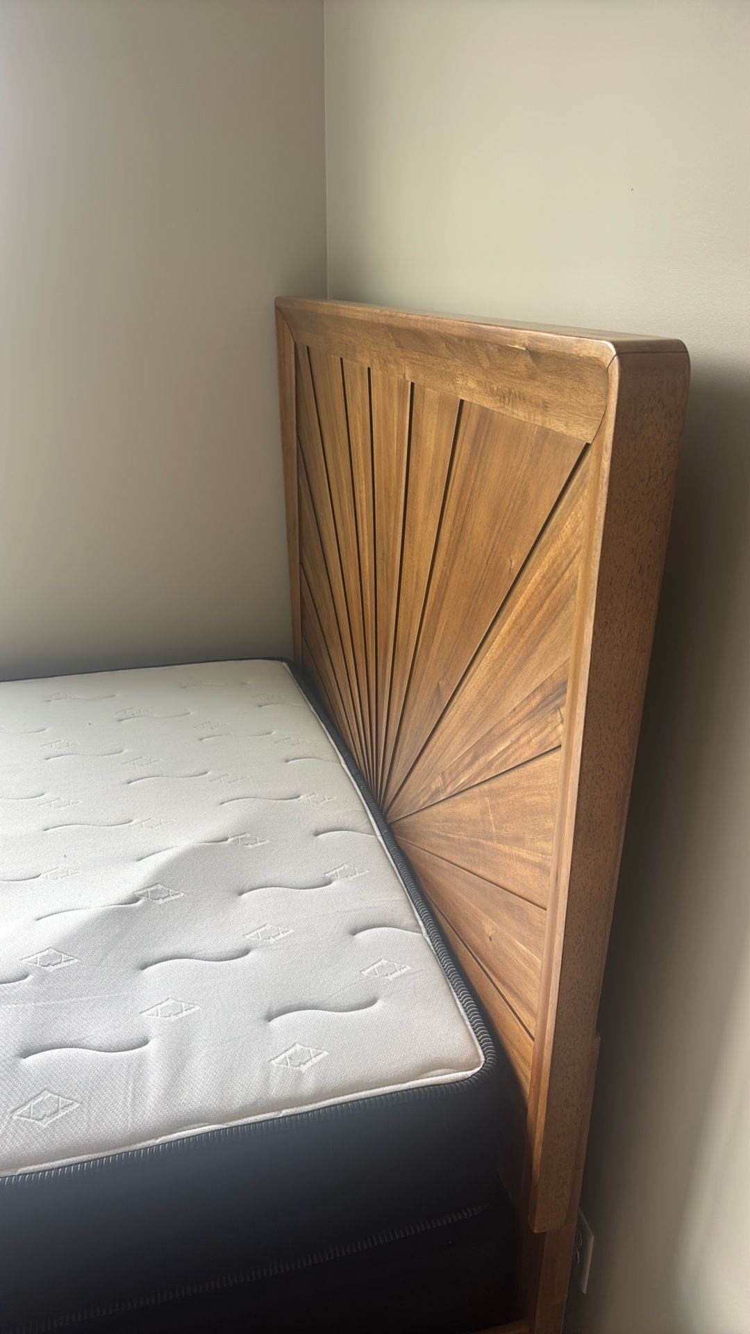 Queen Mattress n Box spring With headboard n Foot