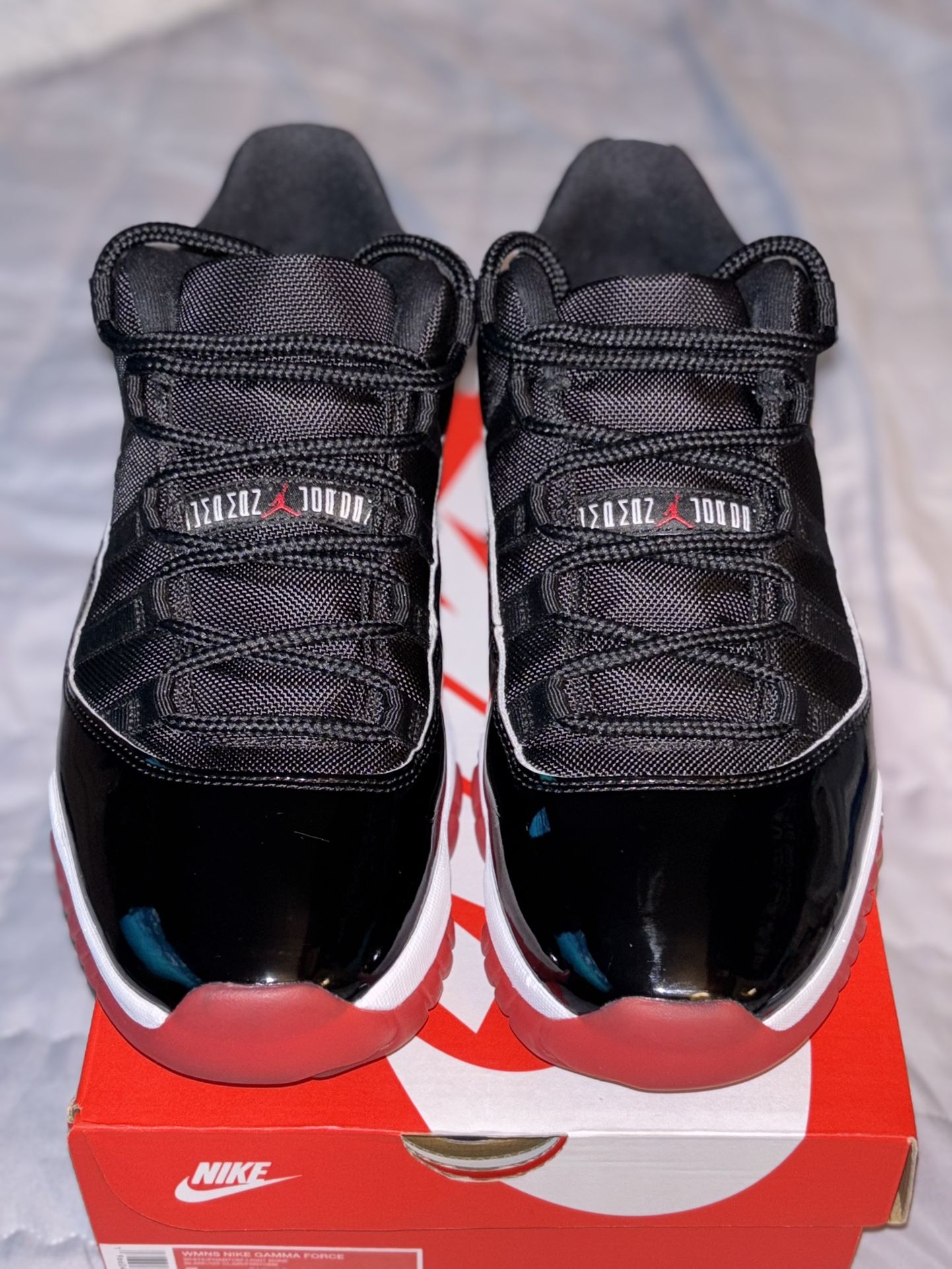 Air Jordan 11 Low Bred 2025