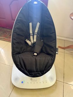 4moms MamaRoo Multi-Motion Baby Swing, Bluetooth With 5 Motions Black
