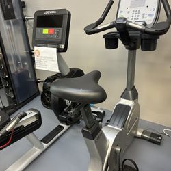 True ES900 upright bike with Emerge Console