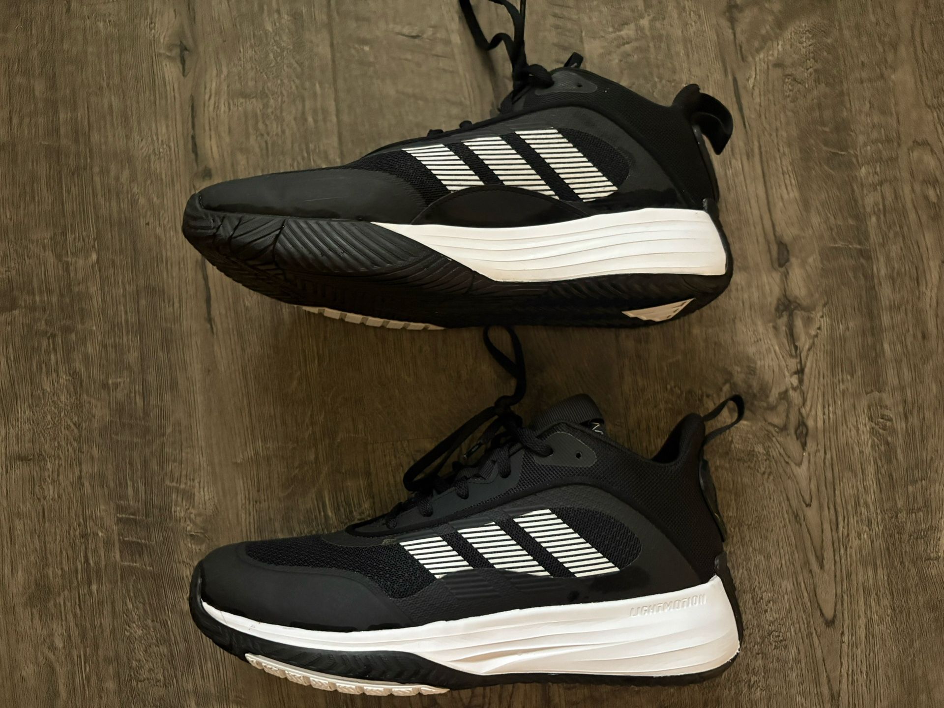 Men’s Adidas Basketball Shoes Size 8