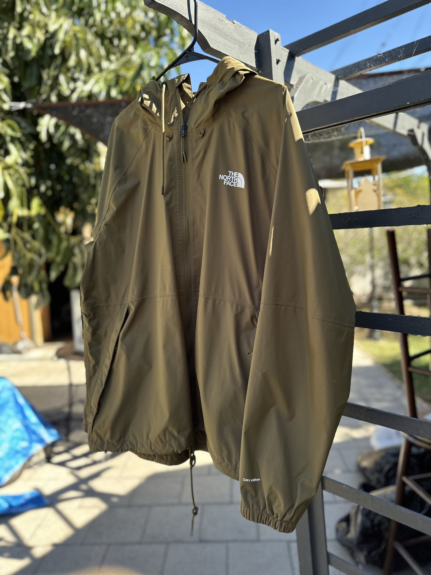 Men’s north face Jacket . Like New 