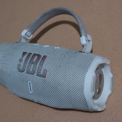 JBL Charge 6