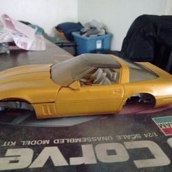1885 Corvette Model Kit 1/24 Scale
