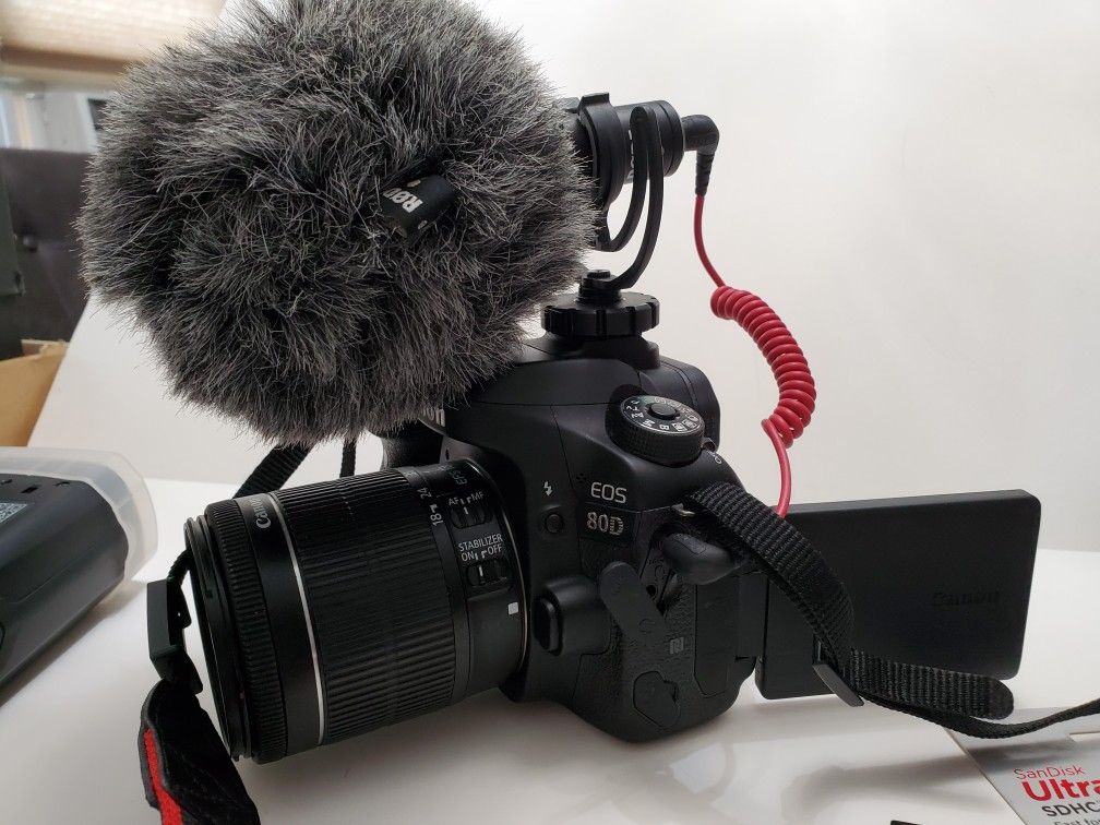 Canon EOS 80D DSLR Camera - Black (with EF 18-55mm Lens)+ Rode mic +2 SD + Flash + Bag