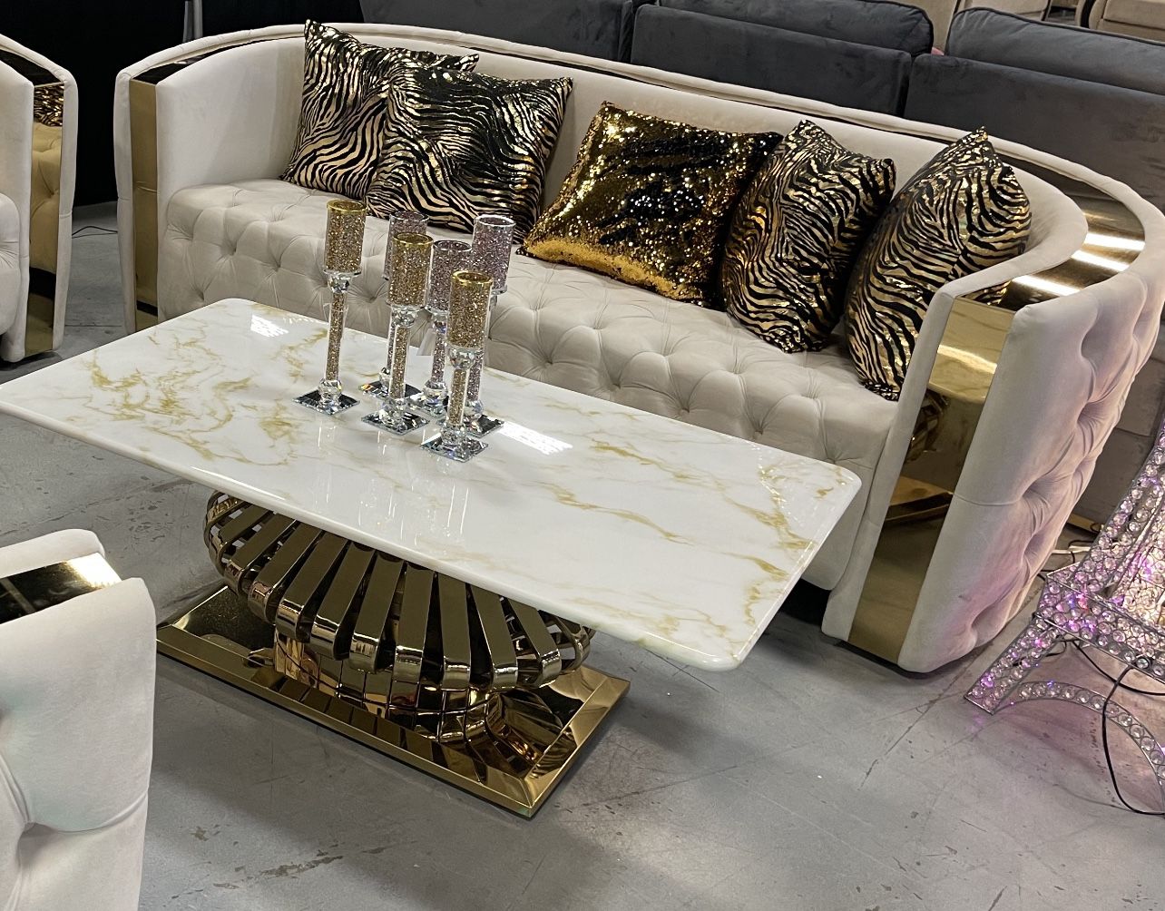 NEW SOFA, LOVESEAT AND COFFEE TABLE ! AVAILABLE FOR IMMEDIATE DELIVERY