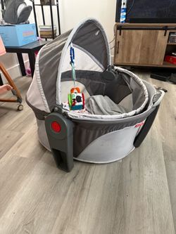 Fisher-Price Portable Bassinet On-The-Go