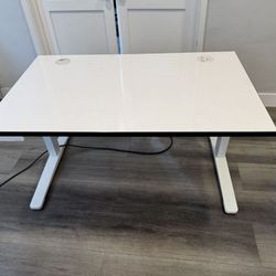 UPLIFT Standing Desk (adjustable)
