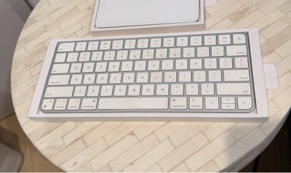 Apple magic keyboard lightning
