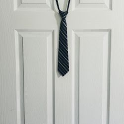 Calvin Klein Tie Two Tone Blue With Silver Stripes 100% Silk Suit Formal Wear