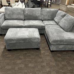 Gray Sectional W/ Storage Ottoman