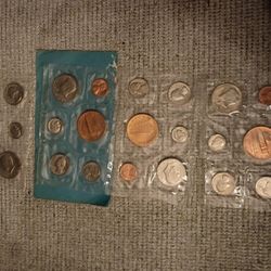 5 Coin Uncirculated Sets. 73, 74, 75. Uncirculated
