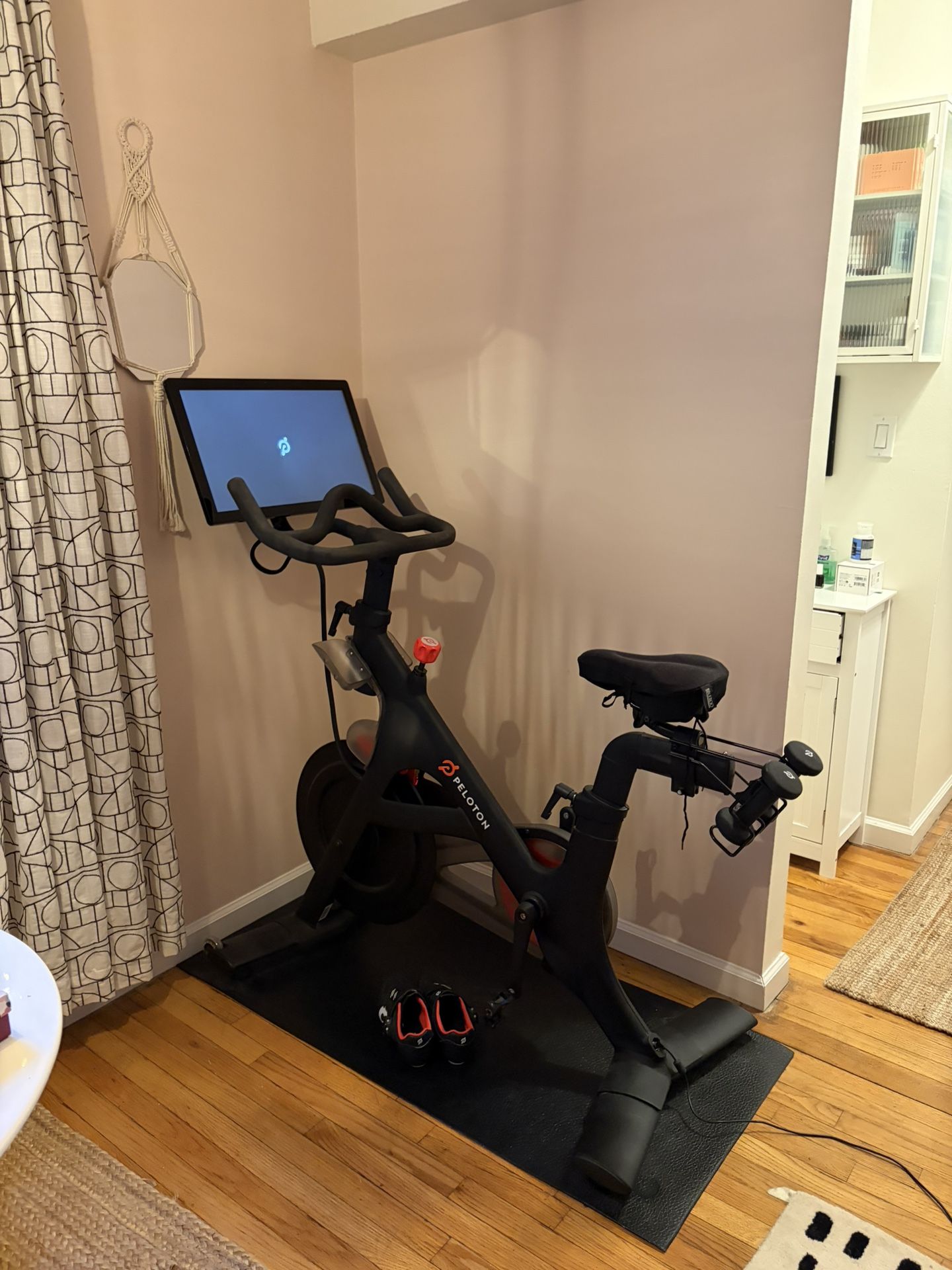 Peloton With Accessories
