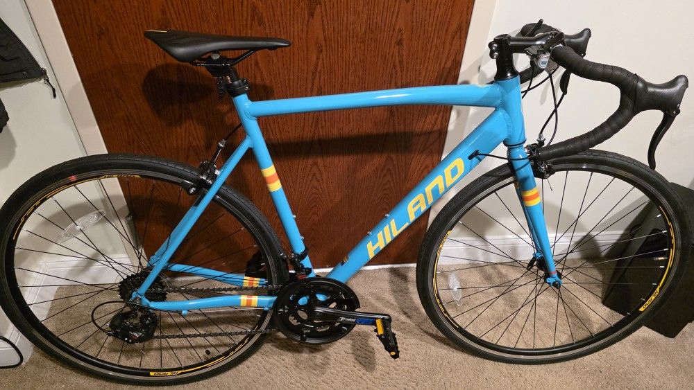 Hiland 700c Road Bike (Size LG- 57cm)- Pickup Only
