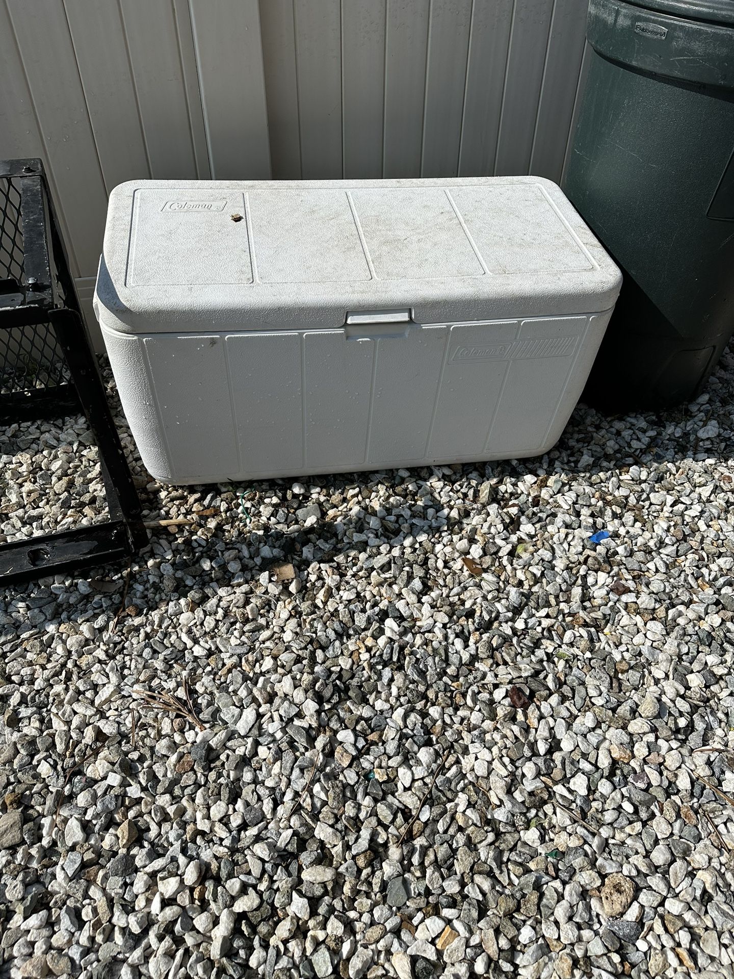 Coleman Ice Chest for Sale in Rialto, CA OfferUp