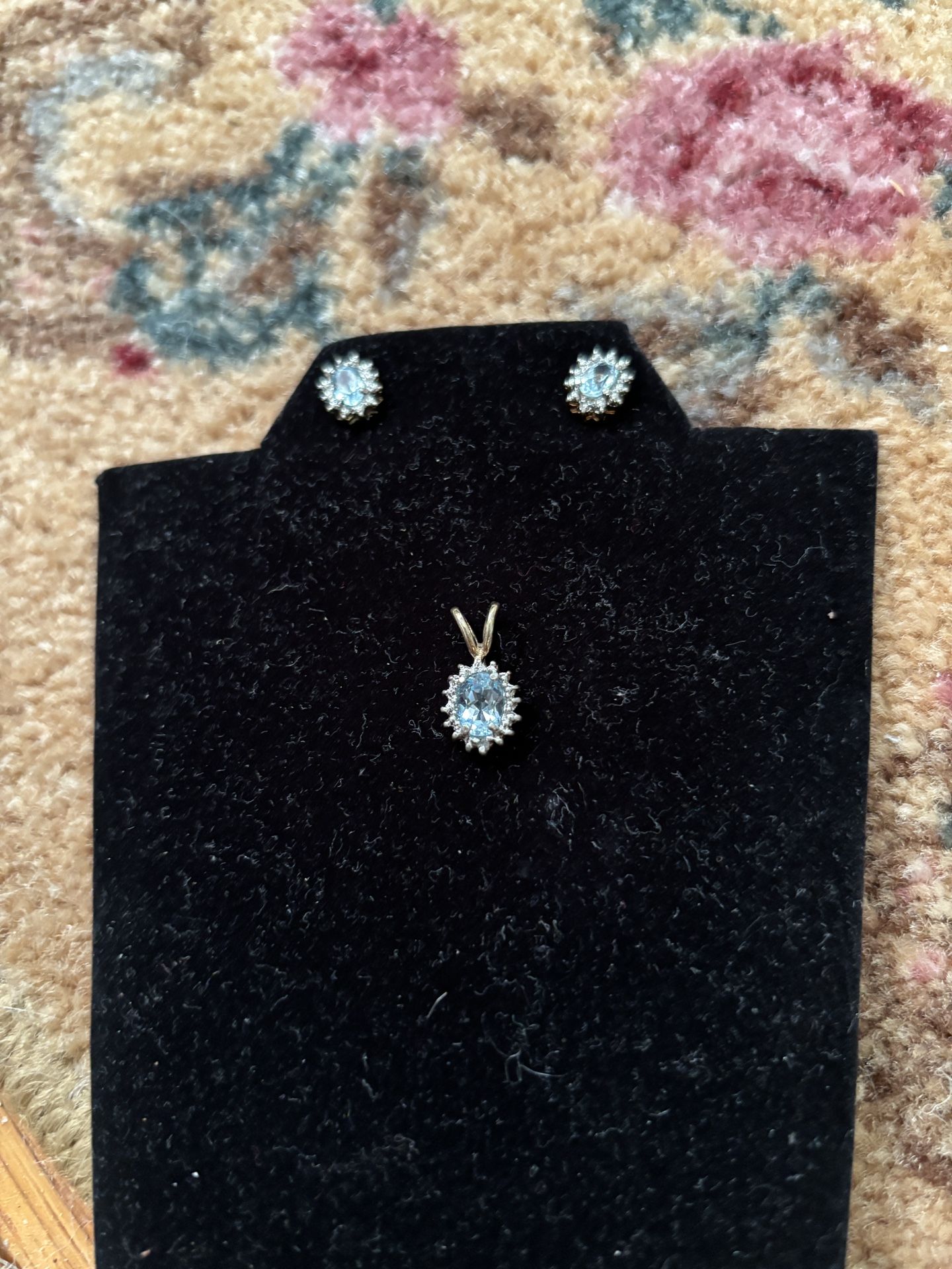 Topaz And Diamond Earing An Pendent 