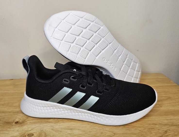 Adidas Puremotion GX5637 Women Size 6 Includes box with out lid Tried on