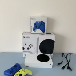 Xbox Series S/ 2 Xbox Controllers/ With Box And Cables