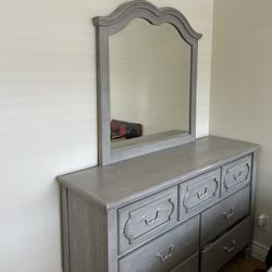 Full Size Bed With Dresser And Night Stand